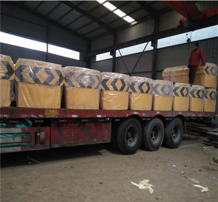 Roadway Safety Barrier Galvanized And Powder Coated Guardrails For Highways