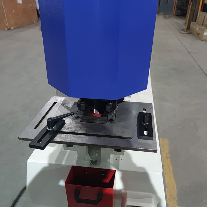 Hydraulic Ironworker Machine With Bending Shearing And Punching