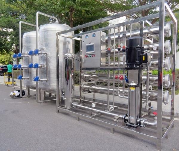 1500 Kg Weight 250 Lph Reverse Osmosis Water Treatment Equipment For Drinking