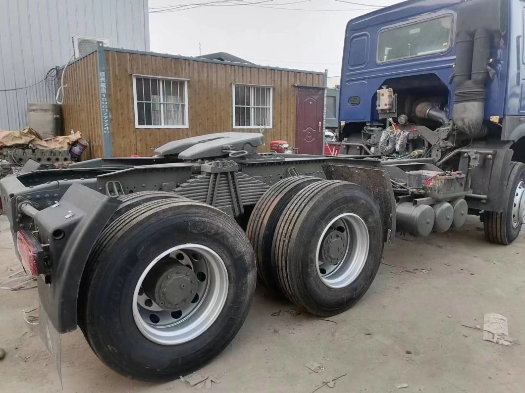 Heavy Duty Sinotruk HOWO 6X4 10 Wheeler Used Tractor Truck in Blue