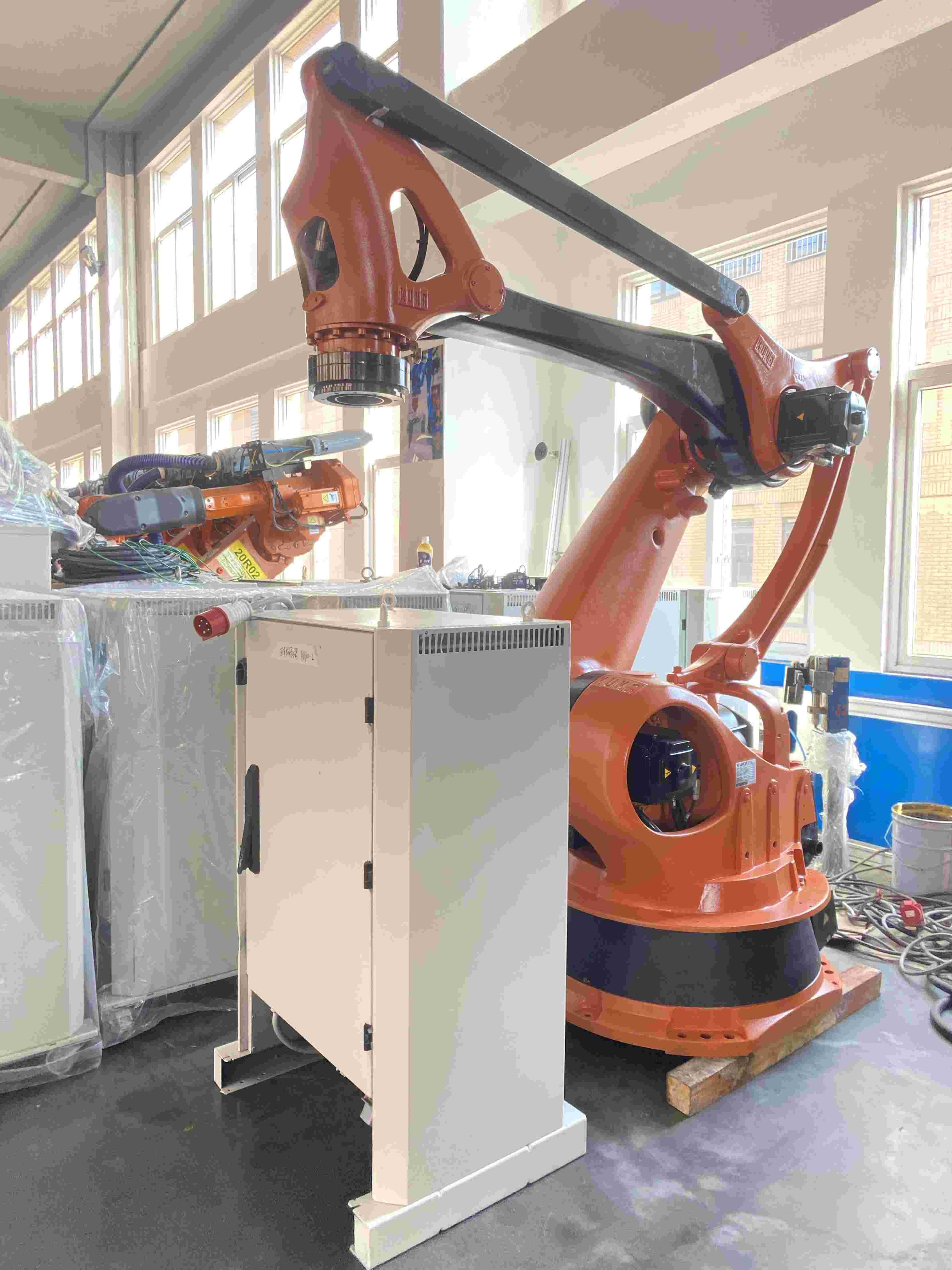 KUKA KR210 Robot 6-Axis IP 65 Safety Kuka Programming for All Your Welding and Palletizing Needs