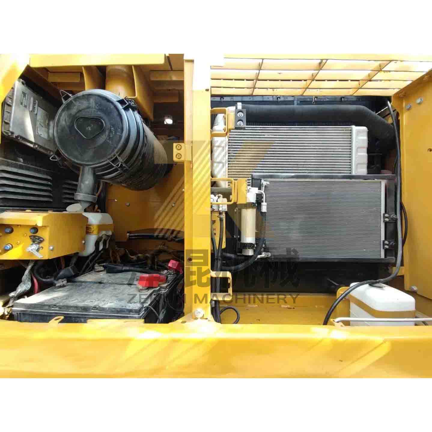 Japanese CAT320D2 Excavator Heavy-Duty Multifunction Crawler Digger