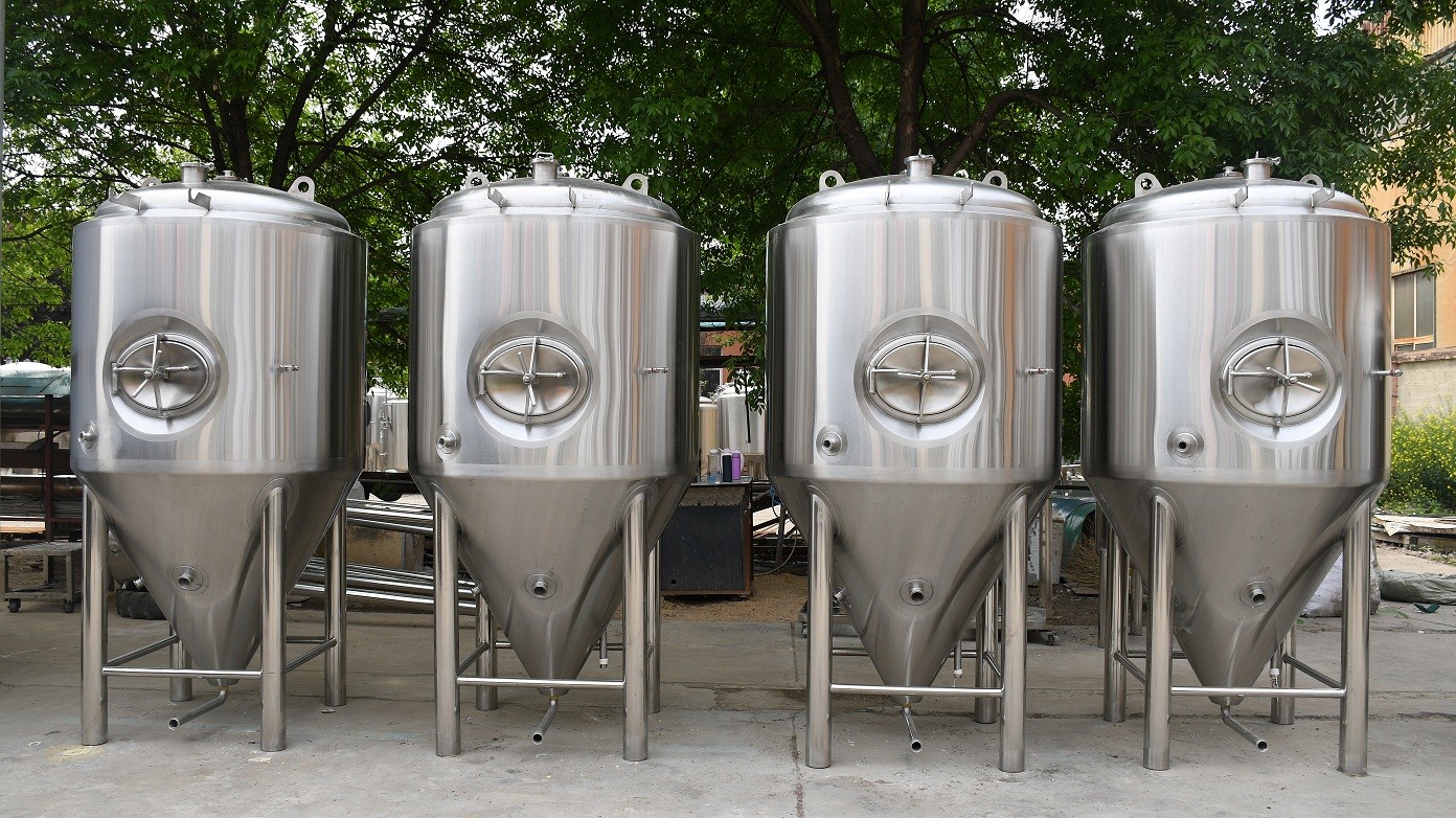 SUS 304 2000L Beer Fermentation Tank With Cooling Jacket