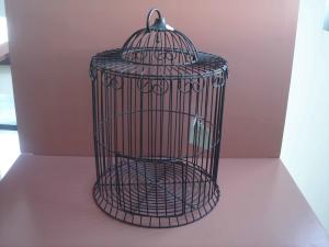 Quality Laser Engraving Logo Galvanized Black Metal Bird Feeder Squirre Resistance wholesale