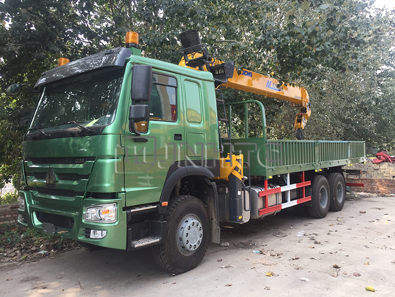 10 Wheels 371hp 10 Ton Straight Arm Crane Truck Sinotruk HOWO 6x4