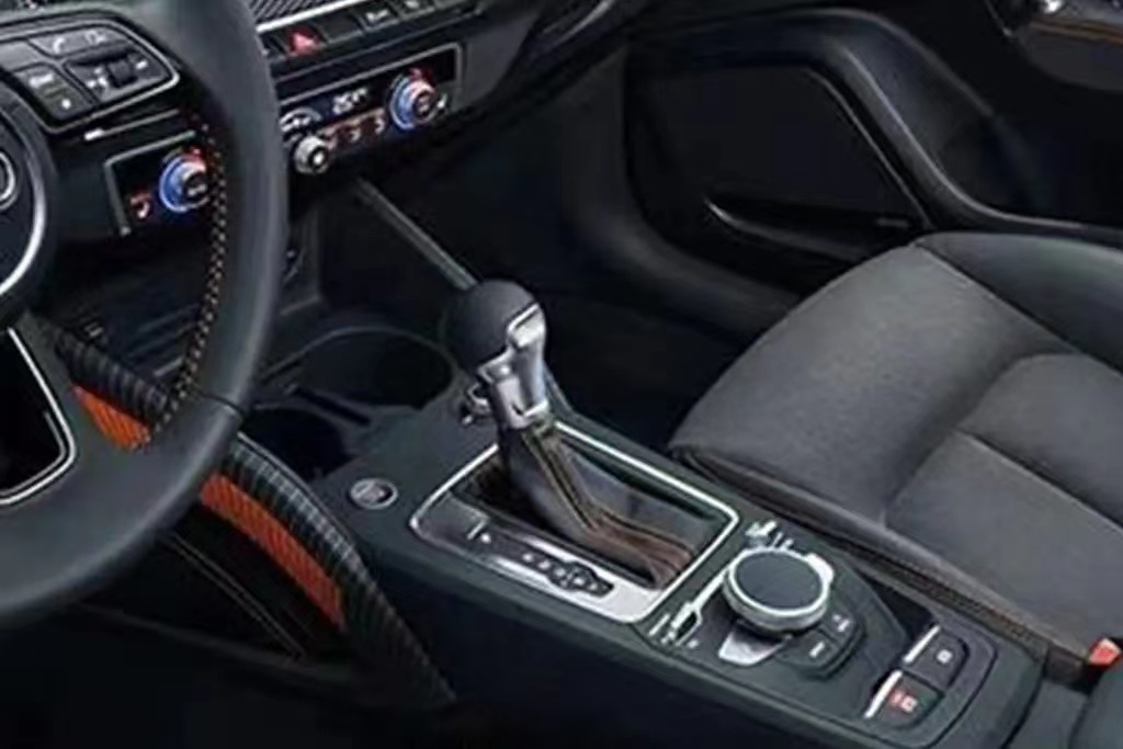Maximum speed 150Km/h 2023 5 Seats Electric SUV Au-di Q2Ll e-tron with 12.3 Inches LCD Meter and 325km Pure Electric Range