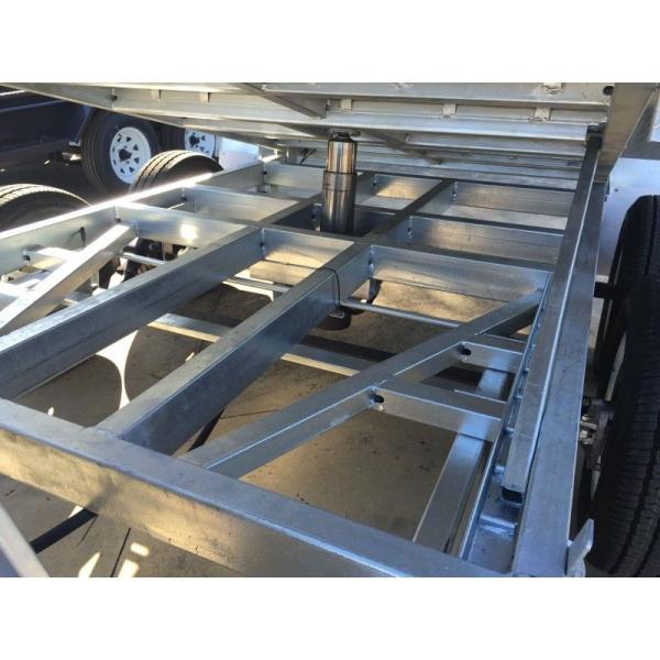 8x5 Galvanised Tandem Tipper Trailer 3200KG