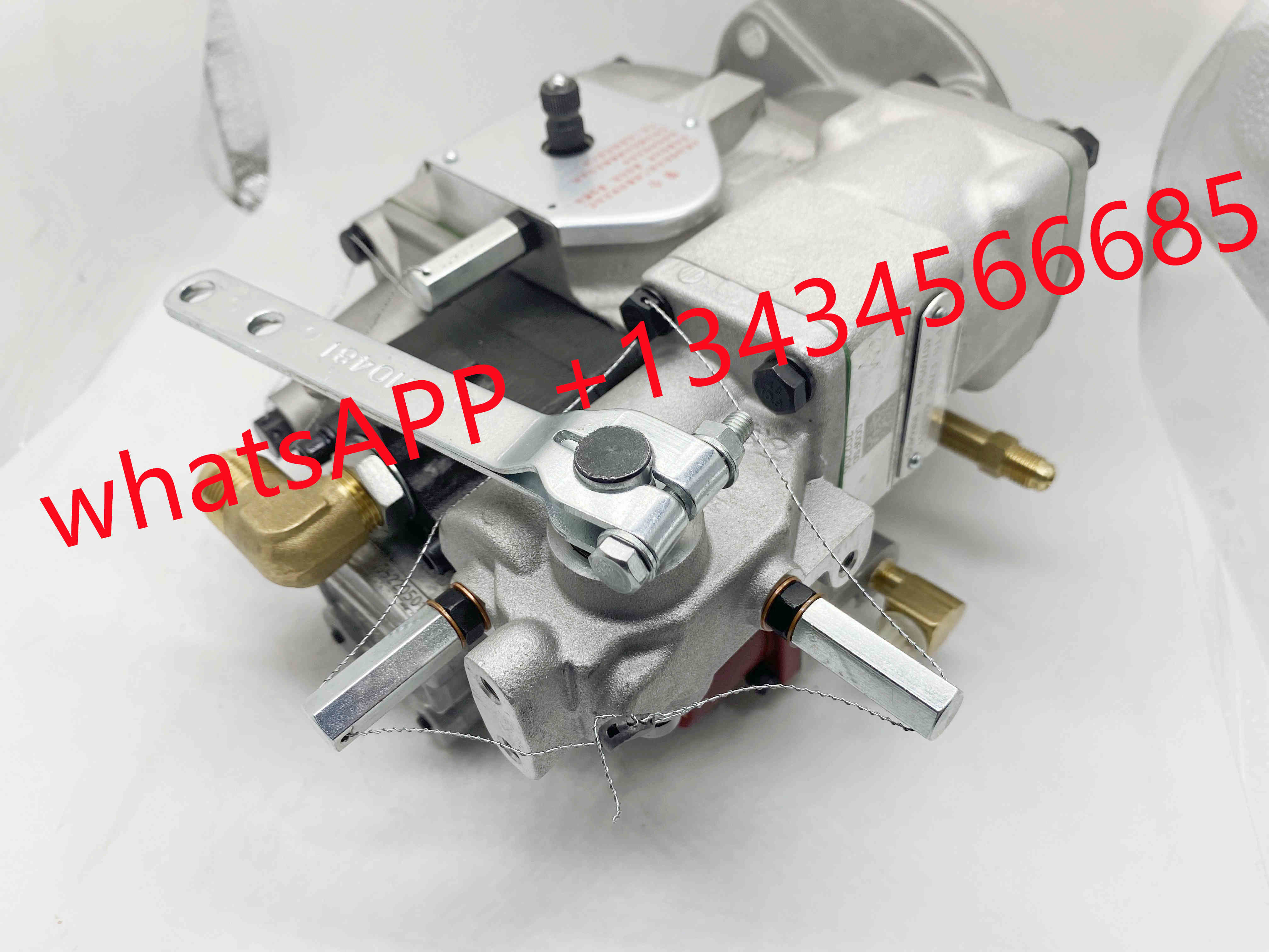 Excavator Engine Parts K19 KTA19 QSK19 Fuel Pump 4076956 4076957 Injection Pump