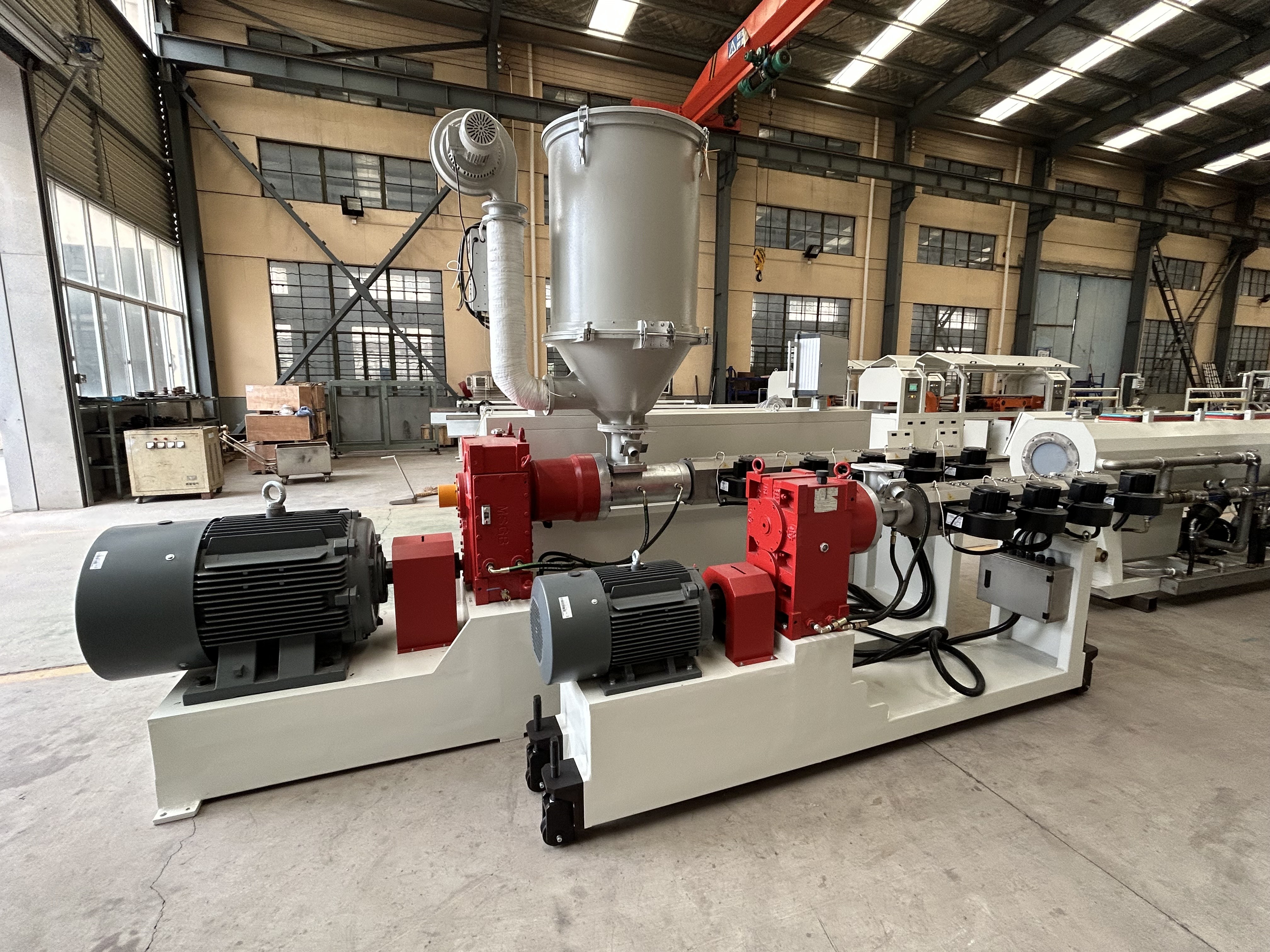 Customised PE HDPE Pipe Hose Tube Machine Making Extrusion Production Line With Integrated Gearbox