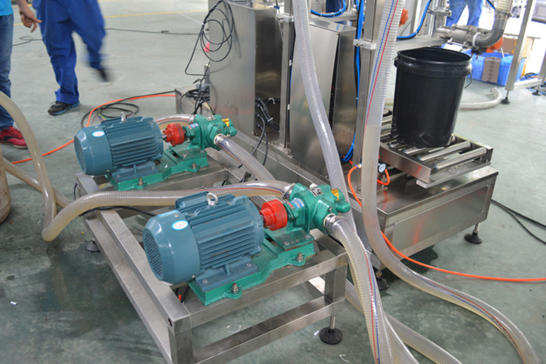 2 Heads Semi Automatic Weighing Filling Machine for Liquid/Oil/Lubricant/Chemical 5-50L