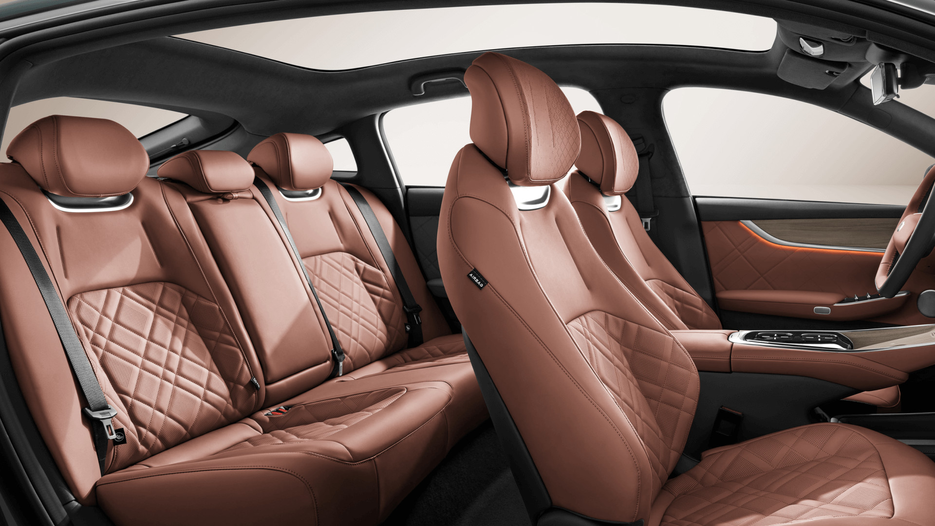 Chang'an A07 Sedan EV And Reev Two Combinations Battery Life 515km (EV) And 1200km (1.5T Engine Reev)