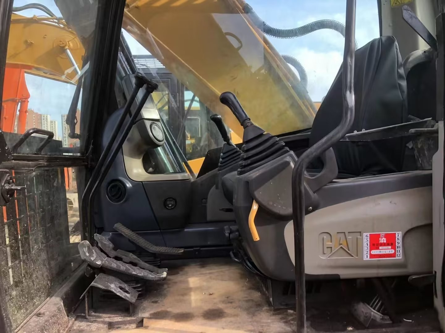 Used EC290B LC Crawler Excavator with 7 m3 Bucket Capacity and Other Hydraulic Valve