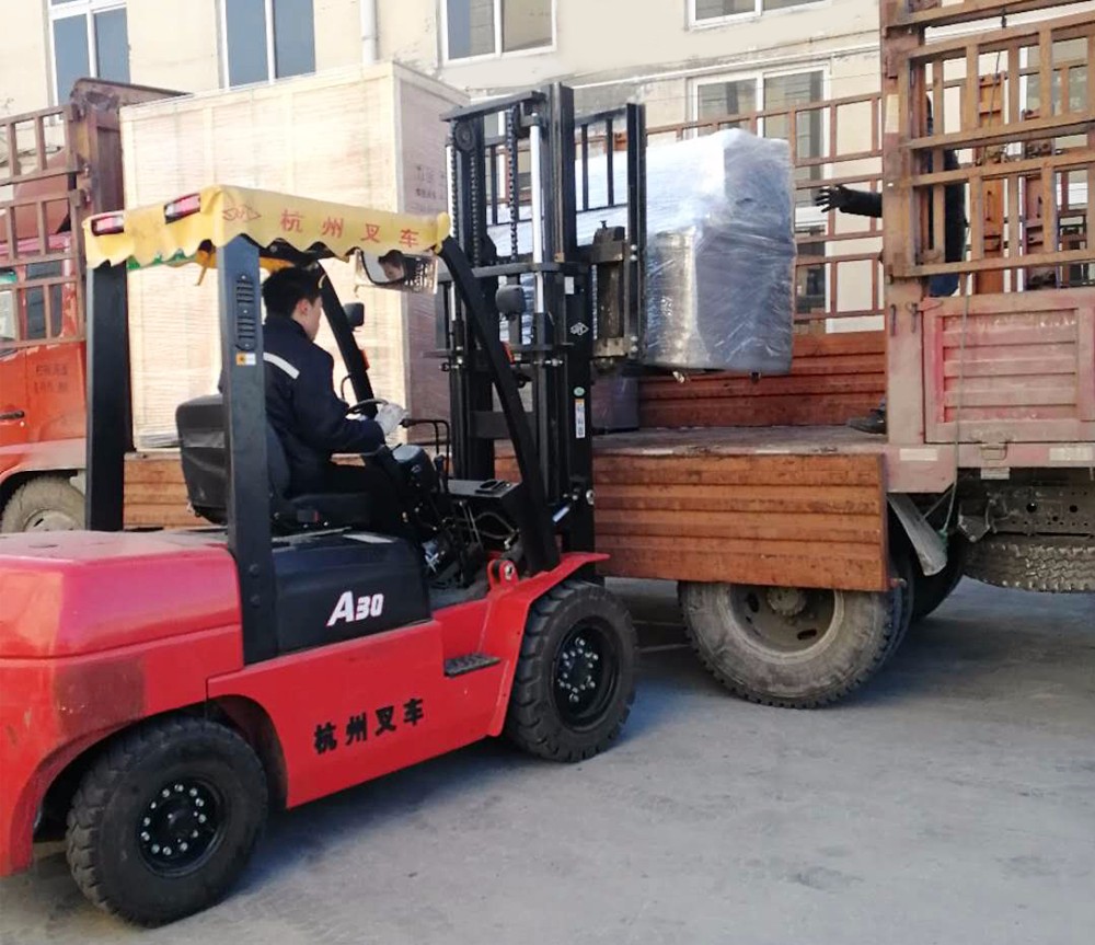 RAYCUS Handheld Fiber Laser Welding Machine for Stainless Steel Aluminum Plate Pipes