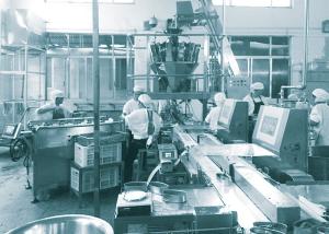 Quality Meat Sealing PLC Automatic Fish Canning Equipment wholesale