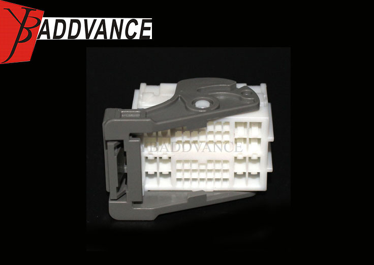 48 Way Automotive Electrical Connectors White Female Accept OEM ODM