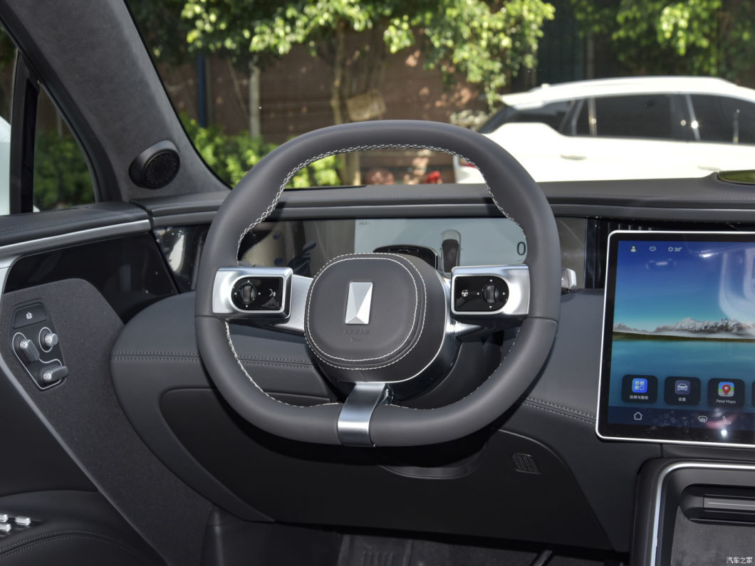 Changan Huawei Avatr 11 High Speed 200km/H Left Hand Electric SUV Car
