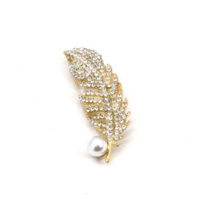 Quality Gold Leaf Brooch Pin for women Diamond Inlaid Alloy Copper Material wholesale
