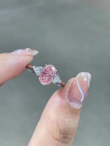 Quality 1.69ct Lab Grown Diamond Rings Synthetic CVD Pink Diamond Oval Shape Three Stone Style wholesale