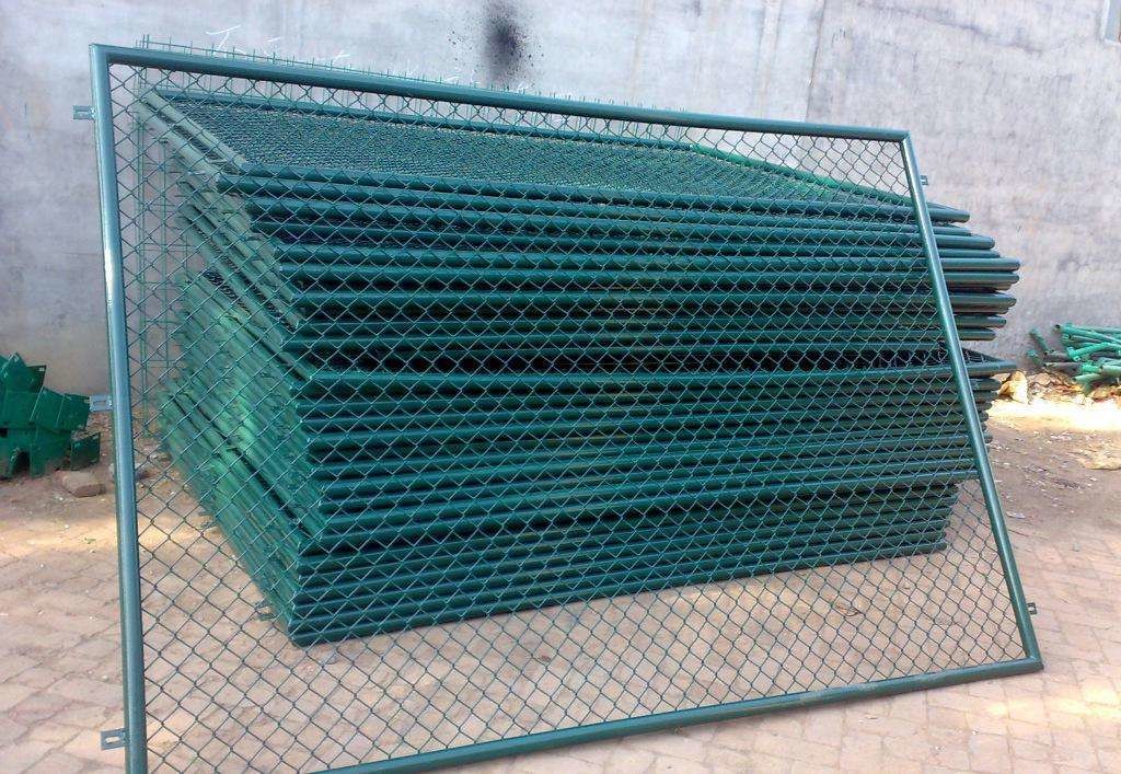 Welded Wire Mesh Chain Link Fence Hot Galvanized Pvc Coated Steel Material