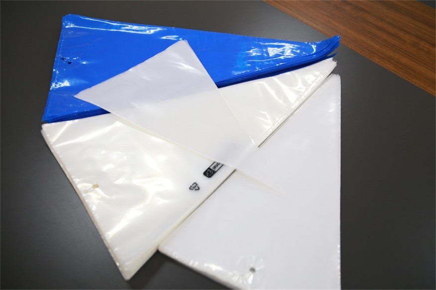 Food Grade Disposable Icing Bags , Cake Decorating Pastry Bag PE Material