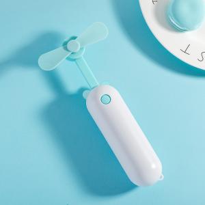 Quality Mini Size Handheld USB Mist Fan Built In Rechargeable Battery Operated Fans wholesale
