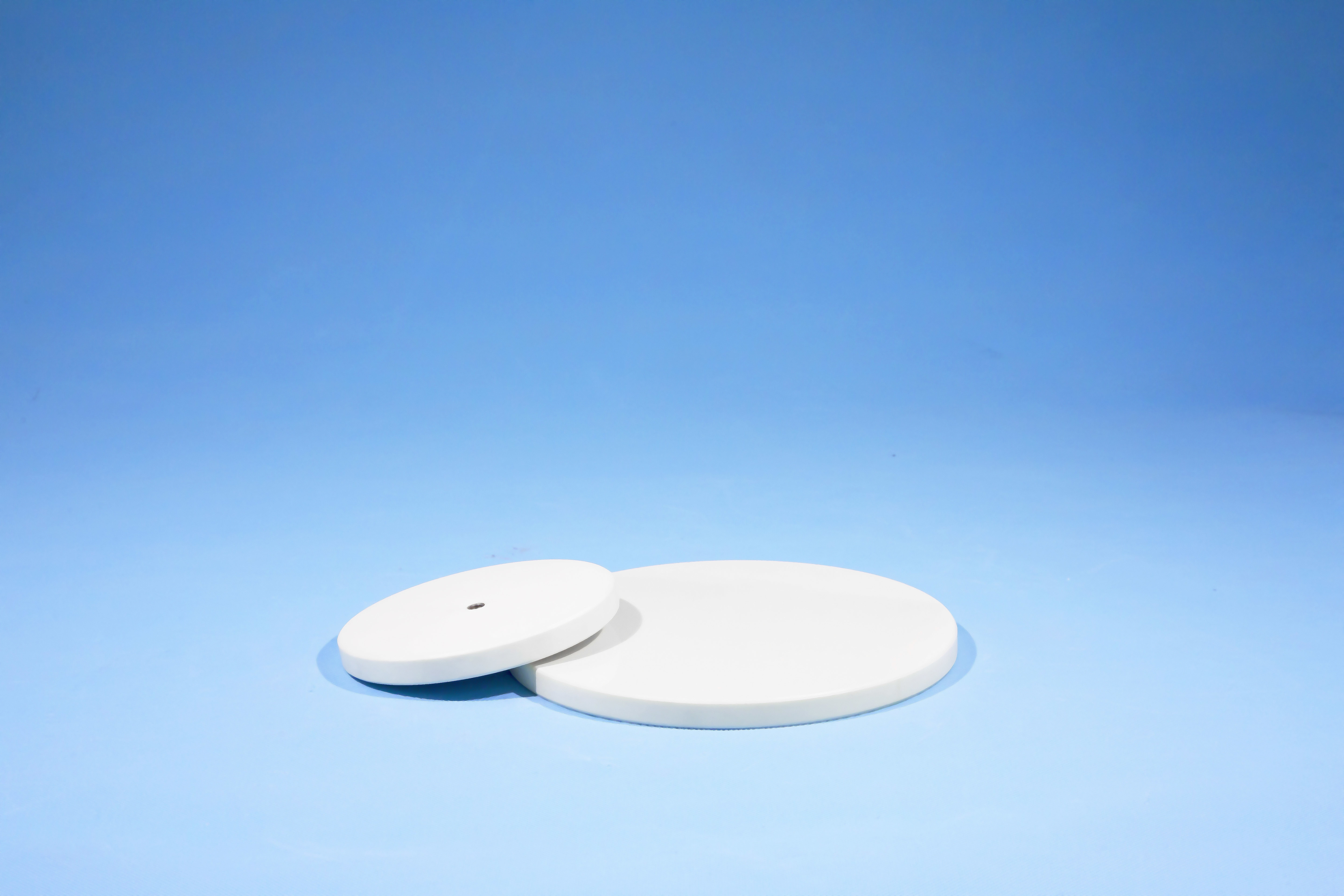 Piezoelectric porous alumina ceramic disc suspension ceramic insulator