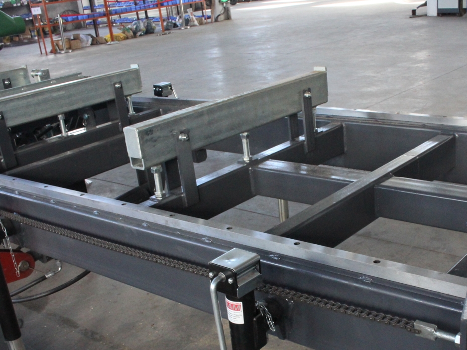 Woodworking Gas Diesel Electric Portable Wheels Trailer Sawmill Horizontal Bandsaw Machine