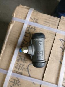 Quality Anti Rust Axle 130 Brake Master Cylinder Mini Loader Parts wholesale
