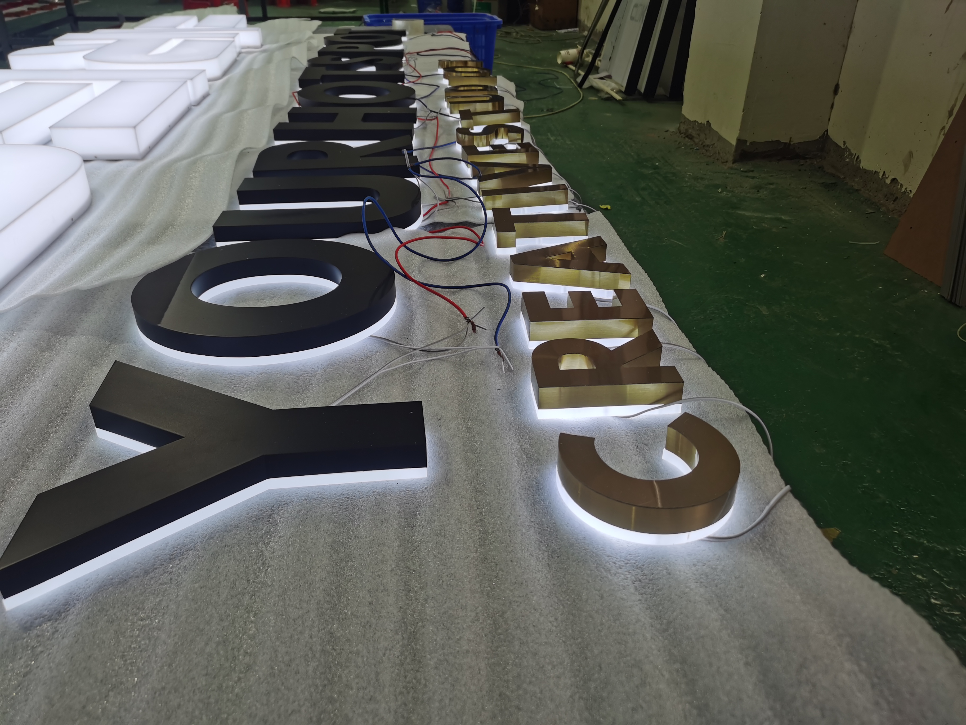 XZR led advertising letter acrylic custom logo sign wall letter led 3d custom sign office led backlit Electronic sign