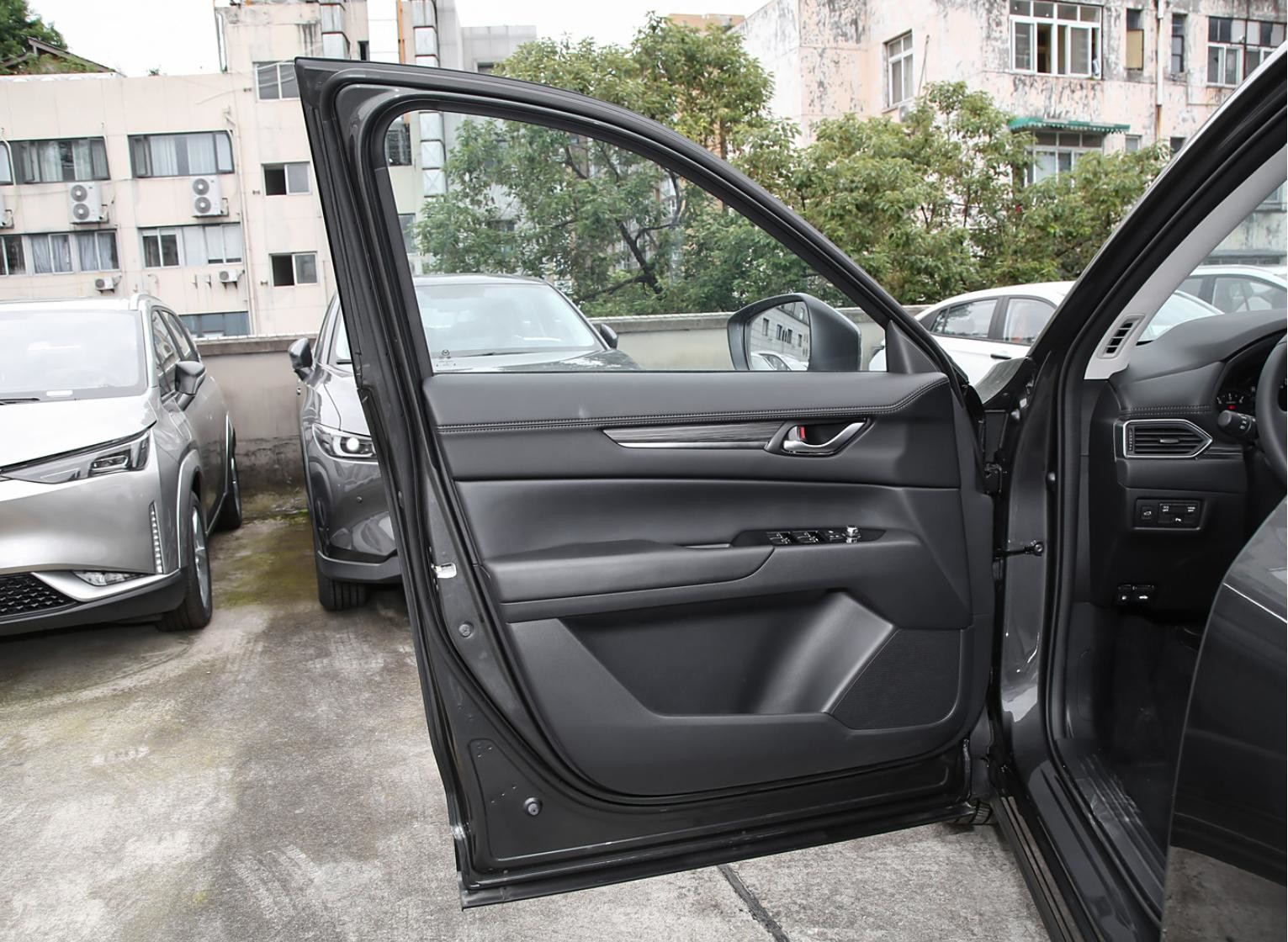 2025 Mazda CX-5 Keyless Start and 2.0L Torque of 200 N.m for Enhanced Performance in a Compact SUV