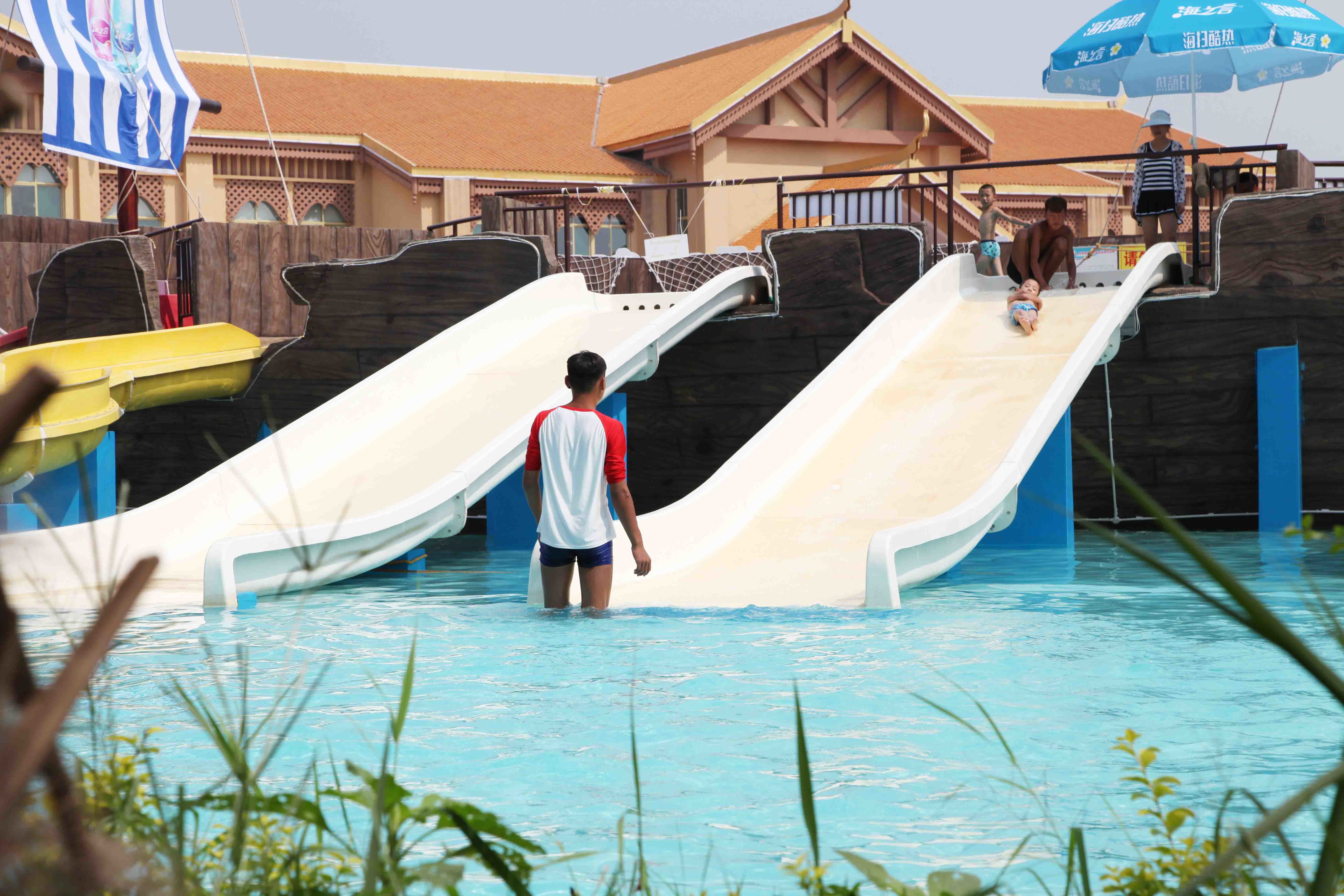 2m Height Fiberglass Kids' Water Slides, Mountain Slide For Children, Parent-child Water Park