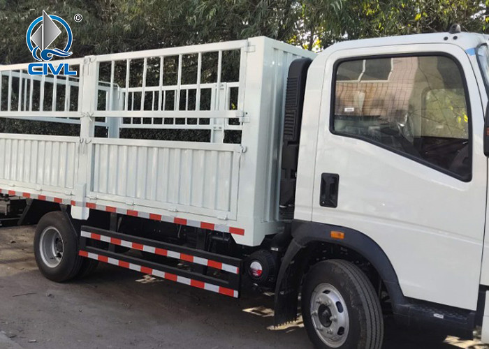 4x2 Light Cargo truck 3tons Mini Howo 4 x 2 Light Duty Commercial Trucks fence lorry truck