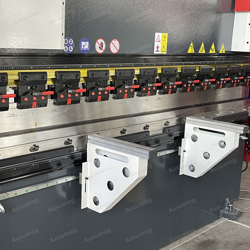 2500mm Wdith Hydraulic CNC Press Brake Sheet Plate Carbon Steel Bending Machine