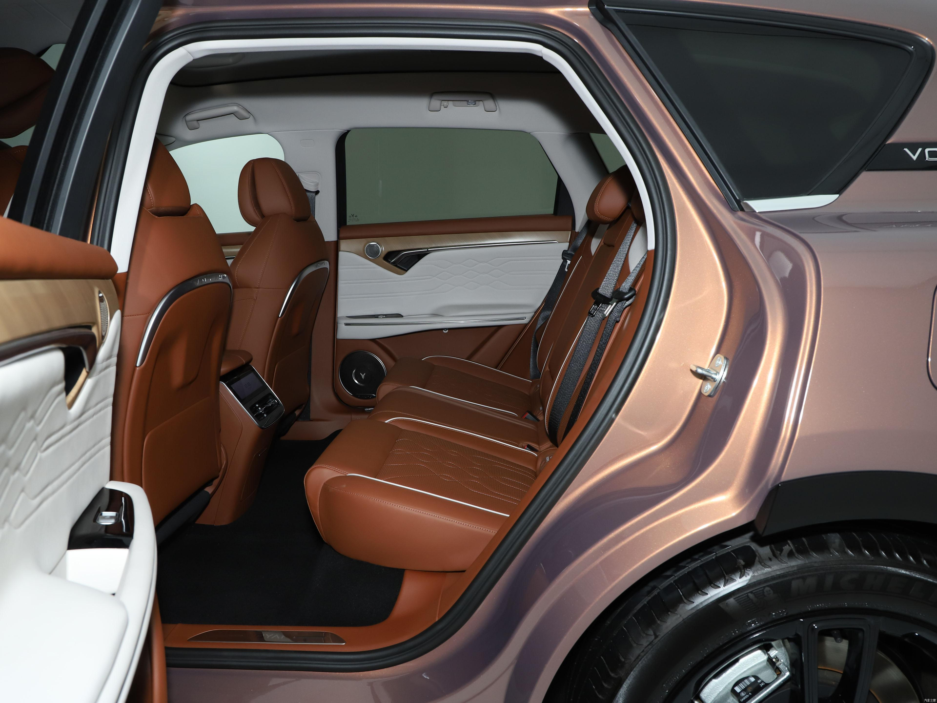 2024 VOYAH Free Extended-Range Pure Electric Luxury SUV Car 1.5T 150 HP L4 Motor with 4 Doors and 5 Seats 4x4 Energy Vehicle