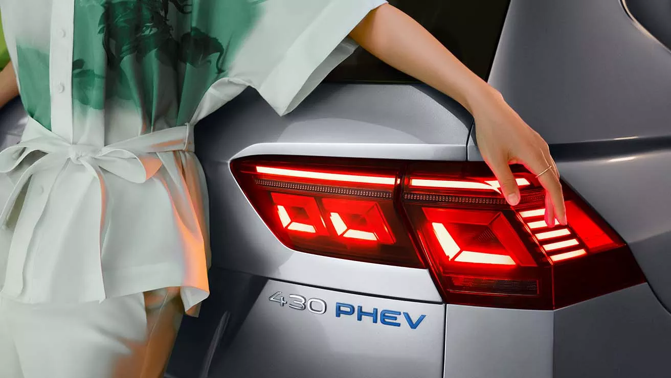 Sale 2024 VW Tiguan L PHEV 0km Used Electric Car with 4733mm Total Length Buy Sample at Paric
