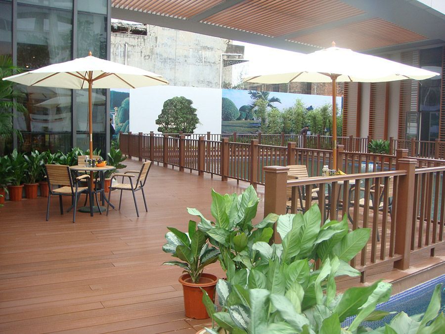 Synthetic Coffee Wood Plastic Composite/WPC Decking Board for Garden