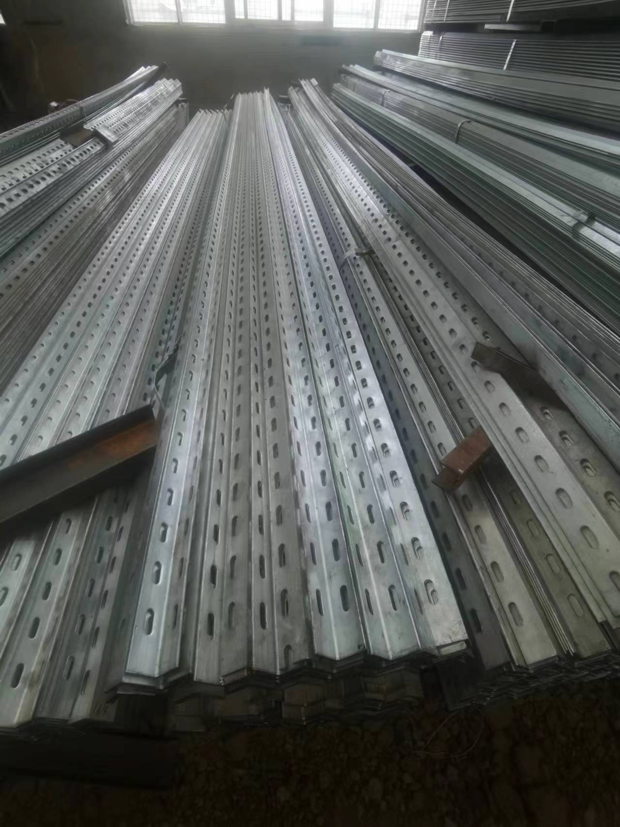 Galvanized Hot Rolled Punching Angle Steel for Q195-Q420 Series from Manufacturers