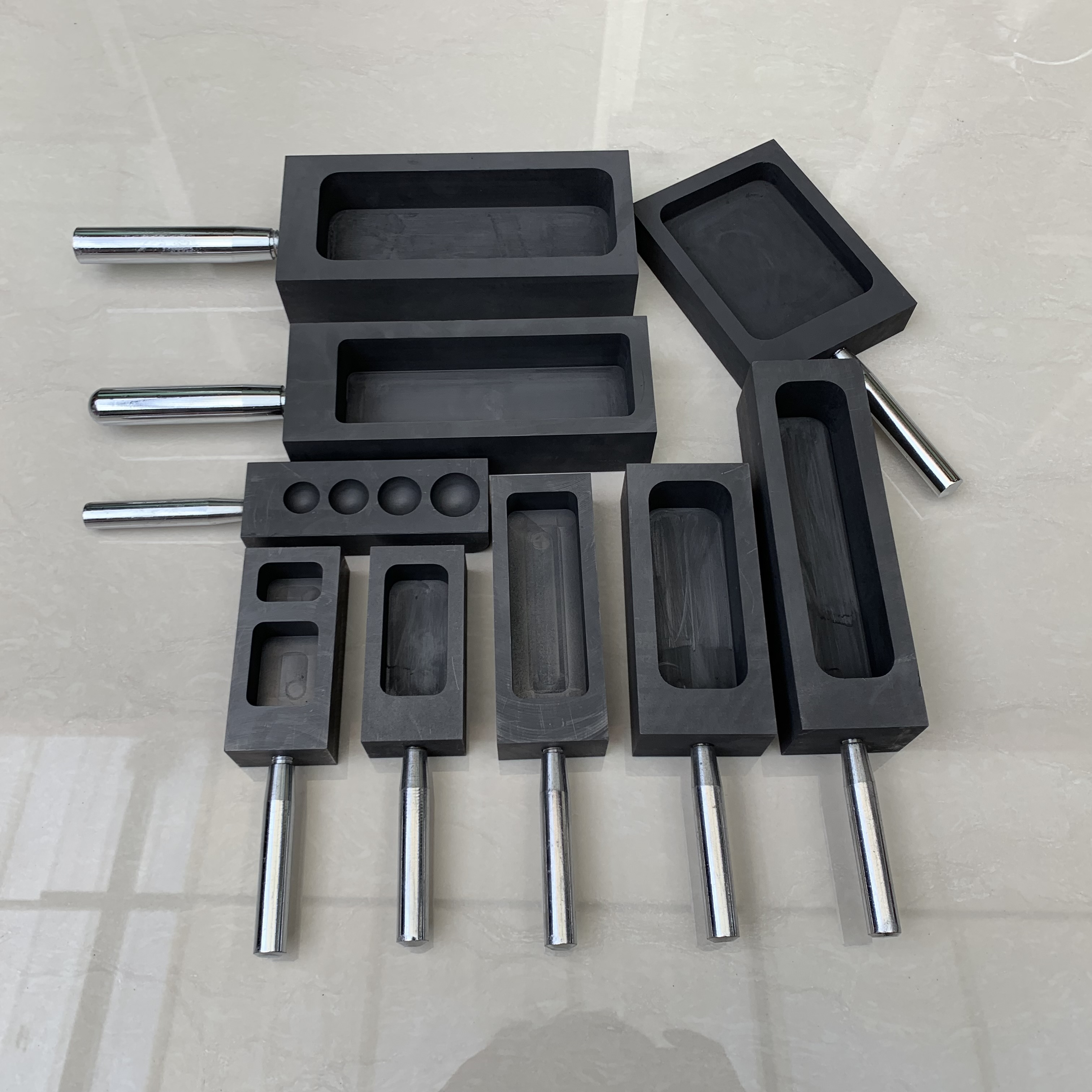 Coin Graphite Mould with High Temperature Resistance and Bulk Density 1.62-1.98g/cm3