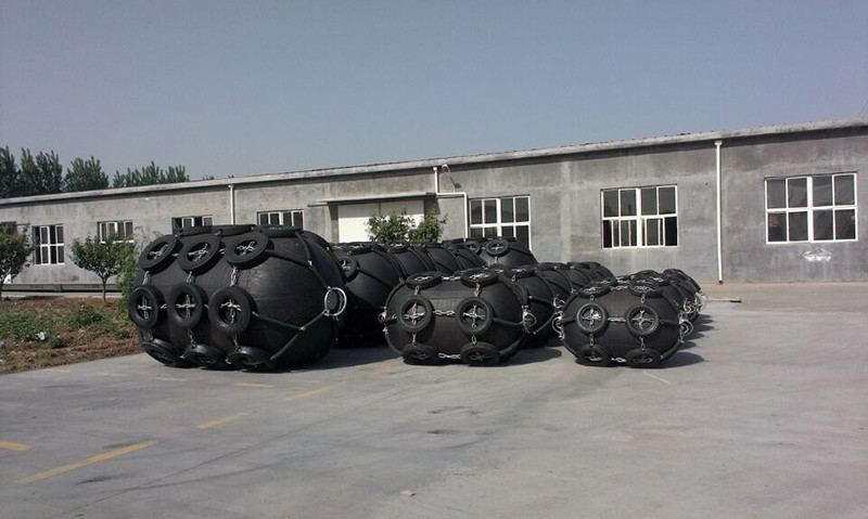 Marine Iso 17357 Certificated Yokohama Rubber Fender 50kpa D1.5M*L3.0M