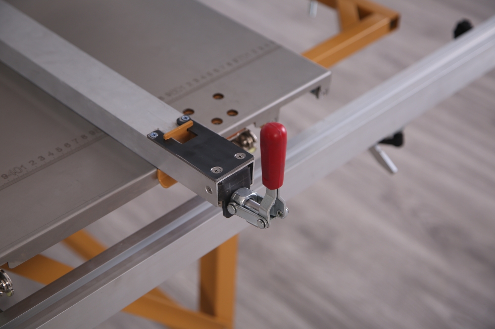 220V Voltage Sliding Table Panel Saw For Easy Woodworking Operation Efficiency