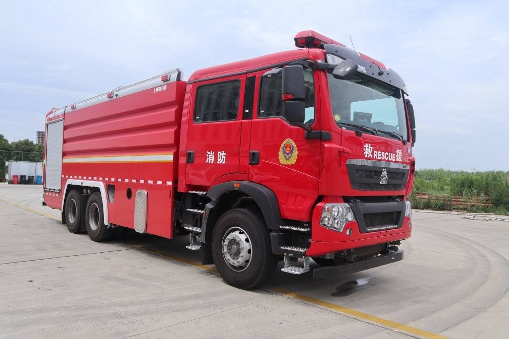 PM180/SG180 HOWO Water Tanker Fire Truck Heavy Rescue Vehicle 1MPa 10kW/T