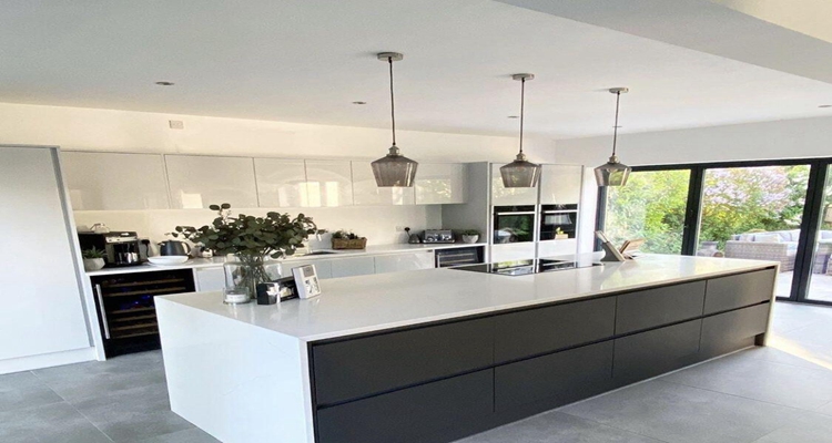 Custom Size Modern Design Lacquer Painting Kitchen Cabinets for Full Kitchen Solution