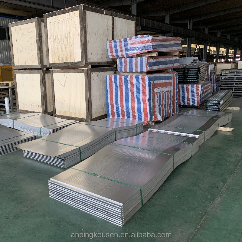 3D Curved Welded Wire Mesh Panel Security Fence with Pressure Treated Heat Treated Wood