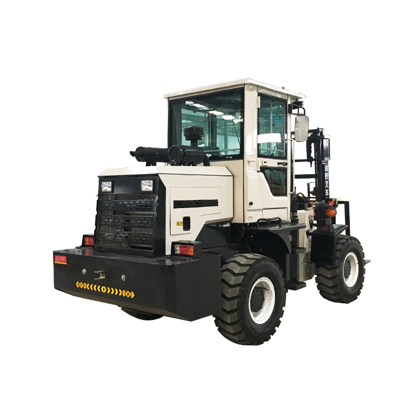 Small Port Handling Equipments , 4wd 3 To 5 Ton Off - Road Hydraulic Forklift Truck Diesel Machines
