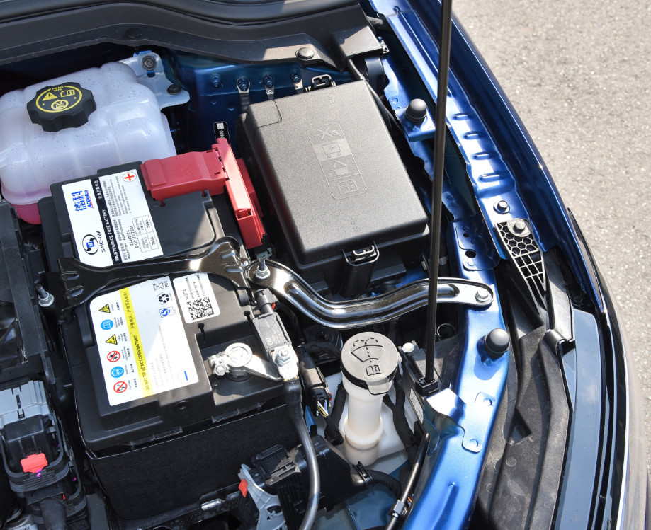 2023 Chevrolet MONZA 1.3T Gasoline Compact Car 48V Hybrid Automatic Zun Xiang Version