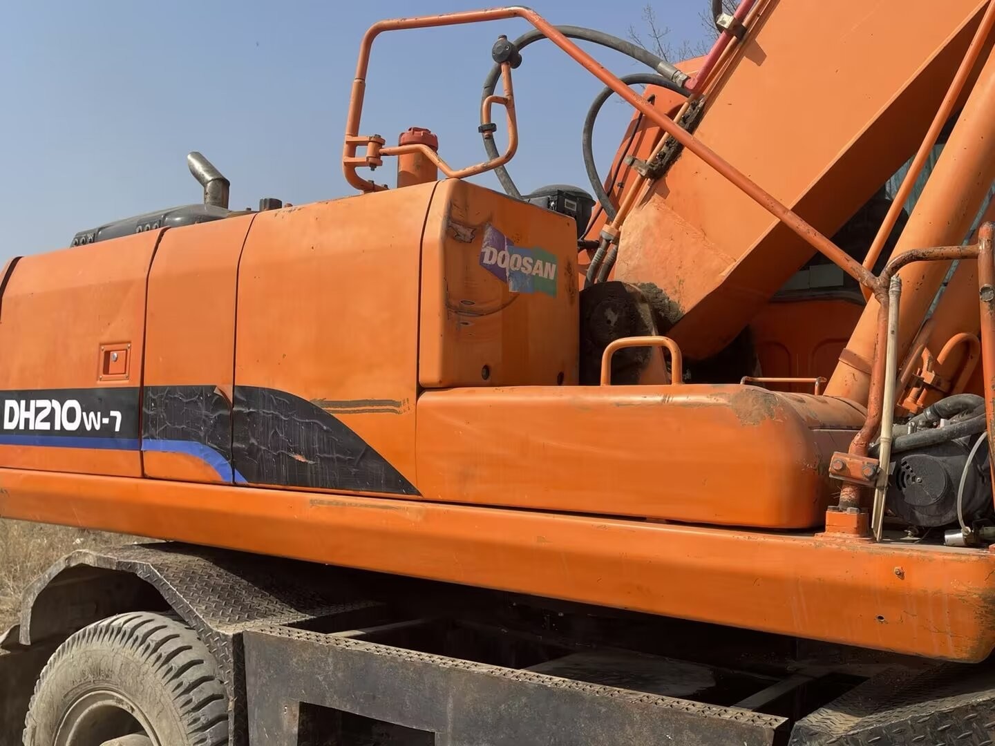 Original Korea 21Ton Used Doosan Excavators Huge Doosan DX210w 7 Diggers