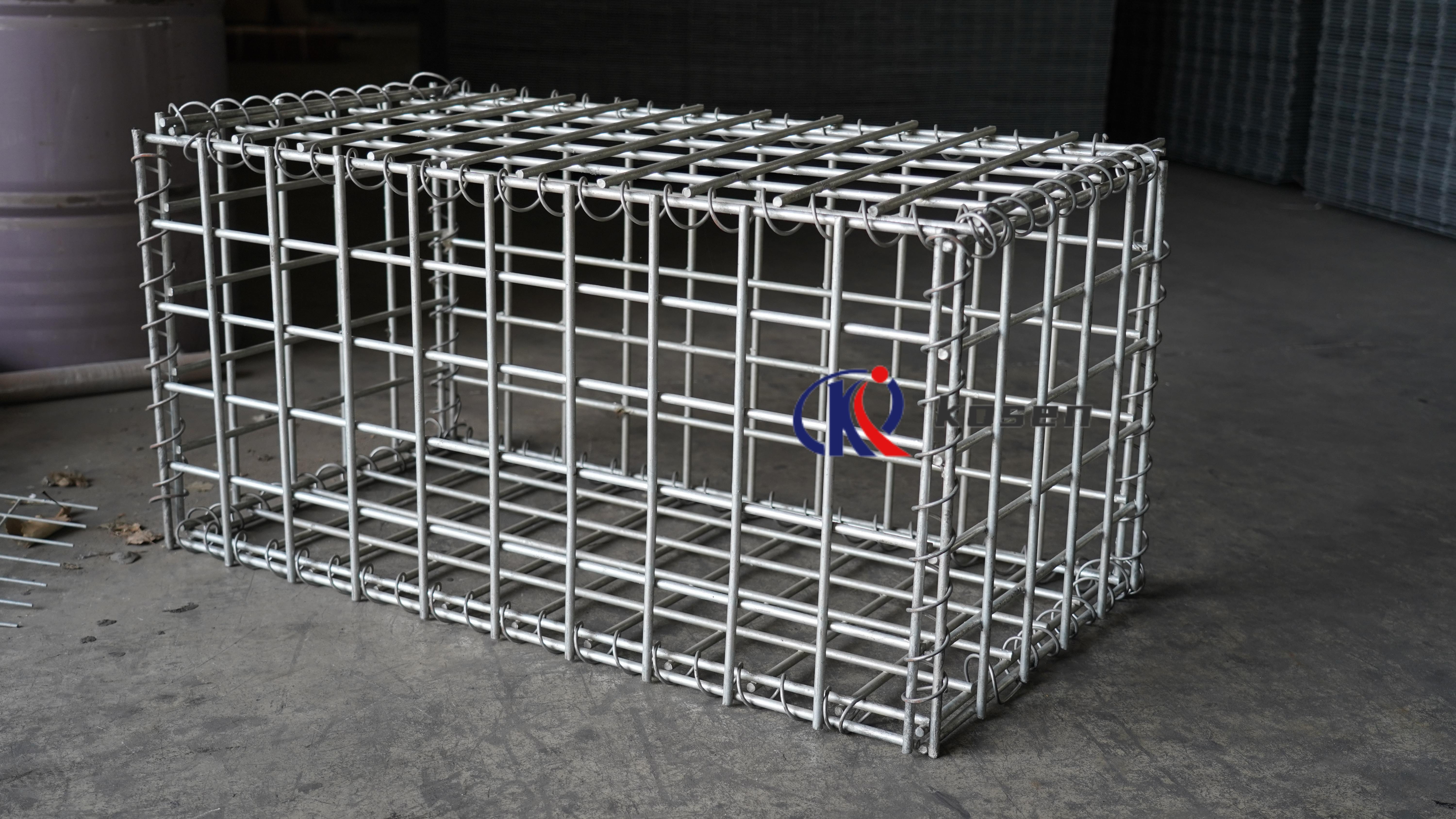 3-6mm Wire Gauge Galvanized/PVC Coated Gabion Box Square Mesh Iron Wire Mesh for Cages