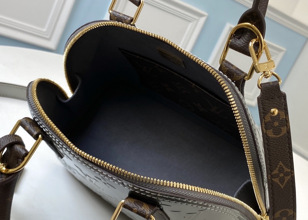 Sliver Shell Vernis Leather Womens Luxury Handbag Zipper Open