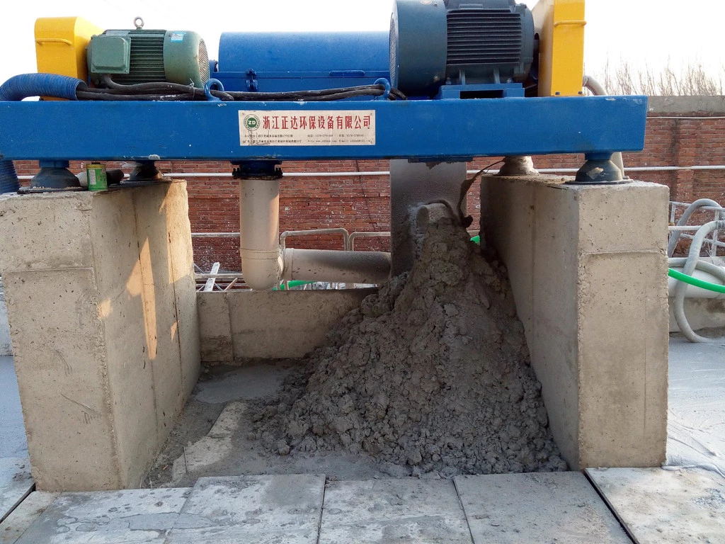 Decanter Centrifuge For Oil Water Separation 220V 380V 5KW Dewatering Equipment
