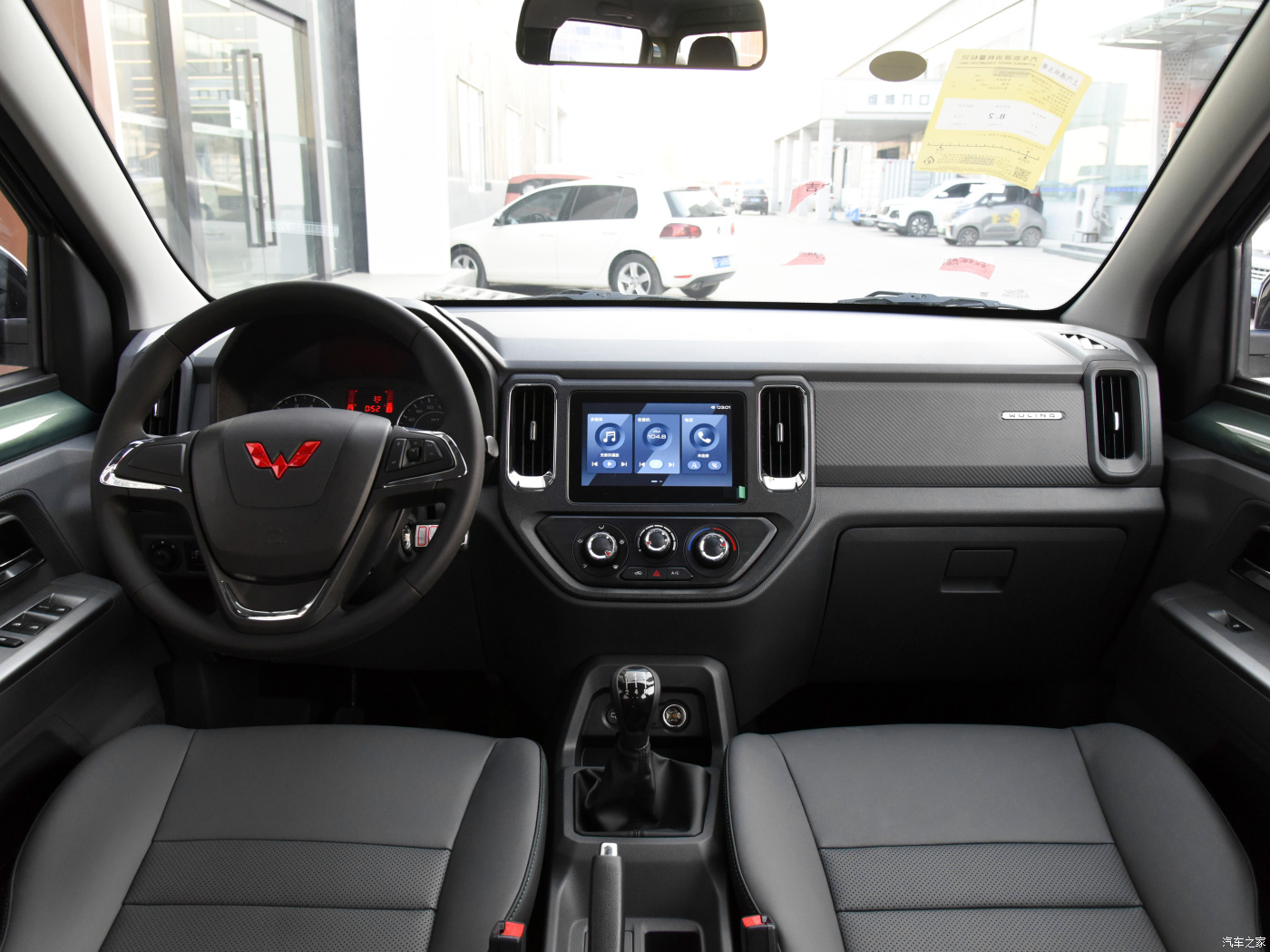 2021 WULING Journey 1.5L Manual Gearbox Gasoline Truck Pickup with 99ps Maximum Torque Camera Electric Leather Q45 R14